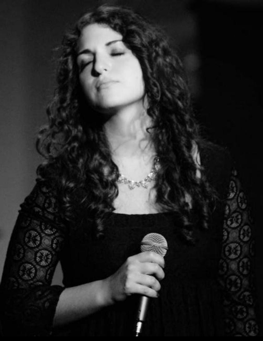 foto De Lazzaro CV.jpg